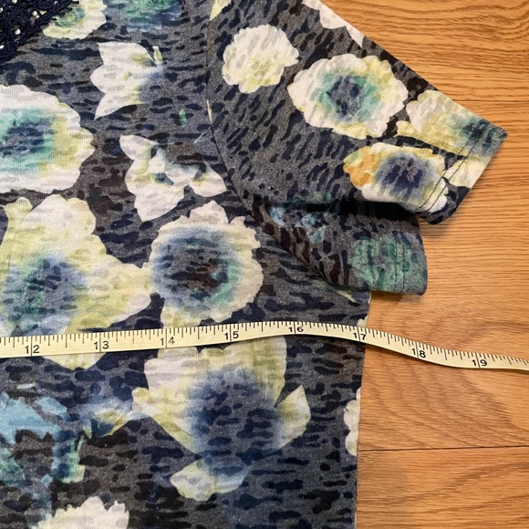 3Piece Bundle of Short Sleeve Tees. Loft, Hannah, and Dolan - Picture 6 of 16